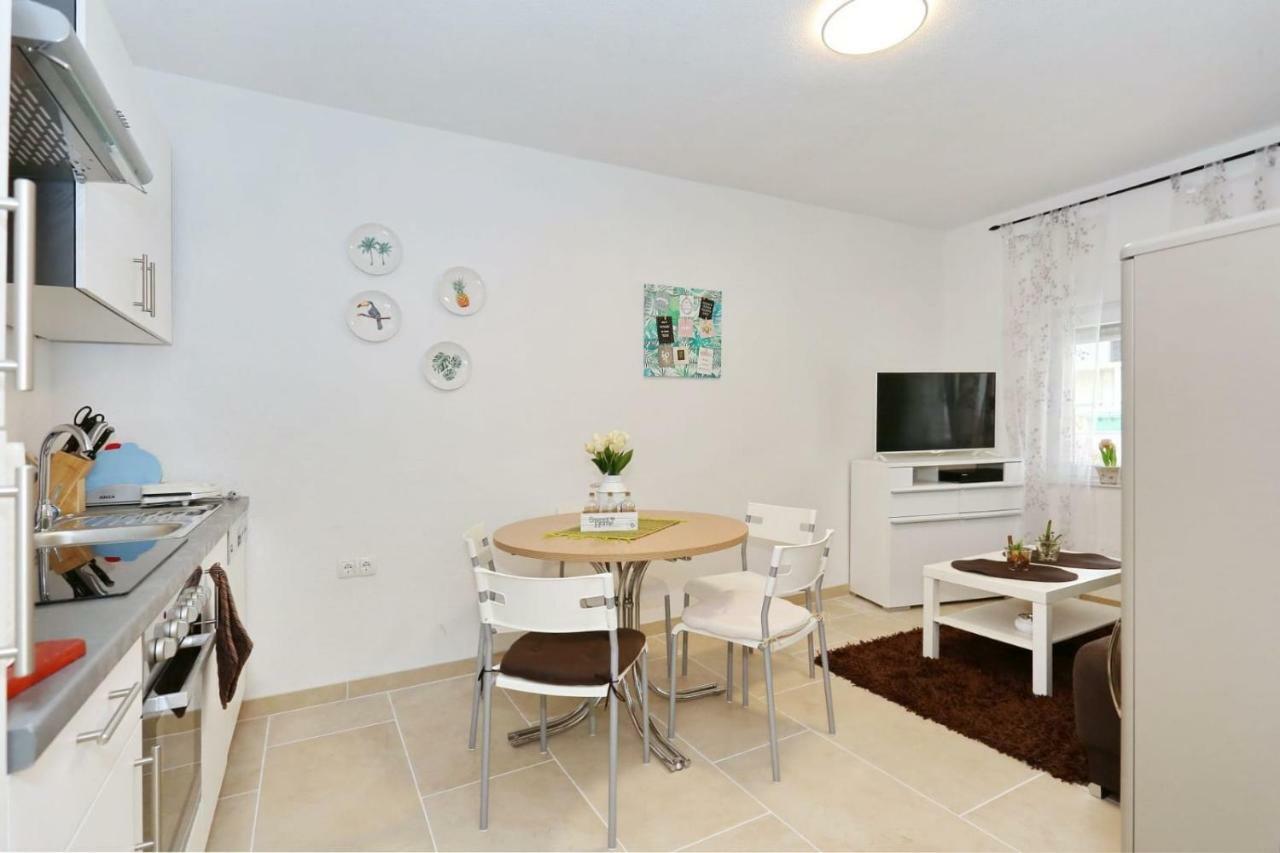 Apartmán Malu Vir Exteriér fotografie