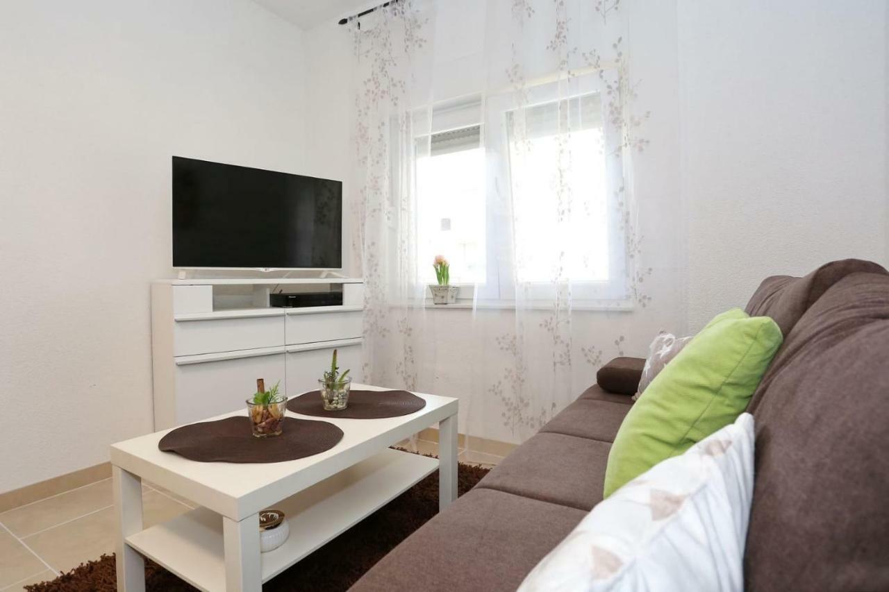 Apartmán Malu Vir Exteriér fotografie