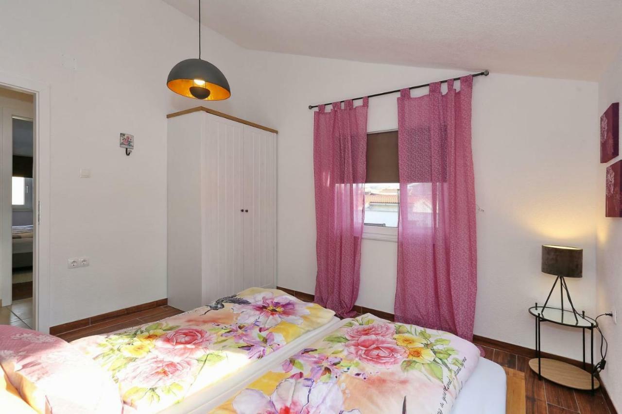 Apartmán Malu Vir Exteriér fotografie