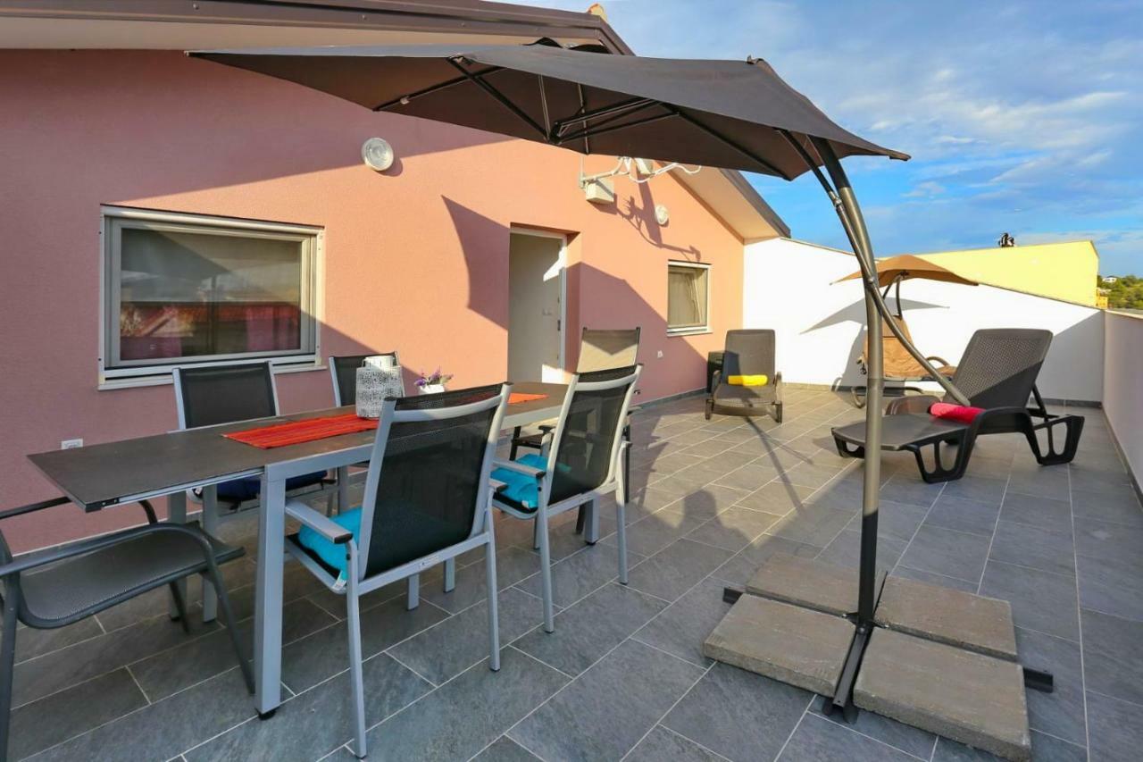 Apartmán Malu Vir Exteriér fotografie